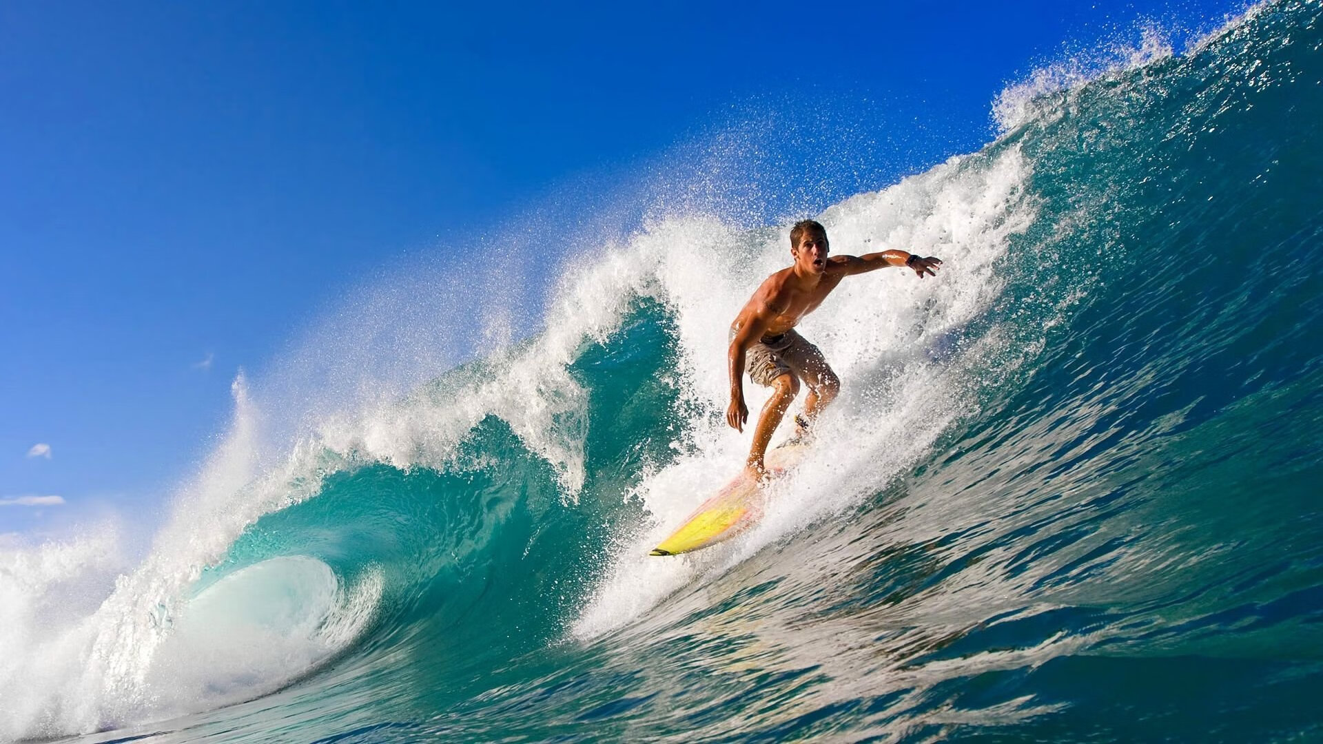 乔治连续抢断带动快船反击得分,乔治四年1.9亿美元续约快船